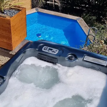 Apartment Port Pin Vue Mer, Petite Piscine, Jacuzzi, Parking Prives *